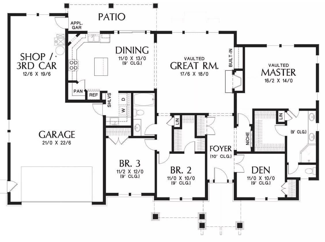 Craftsman Floor Plan Highlighting a Vaulted Great Room and Open Concept Layout