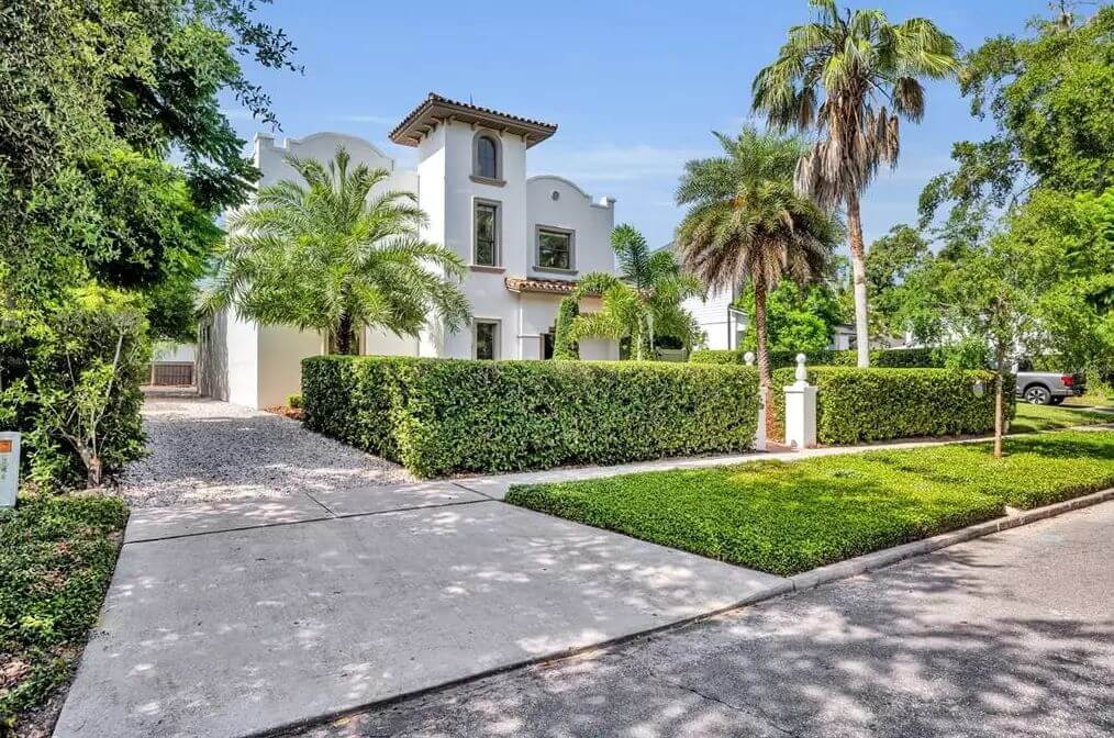Here’s What $1 Million Will Get You For a House in Florida (10 Properties)