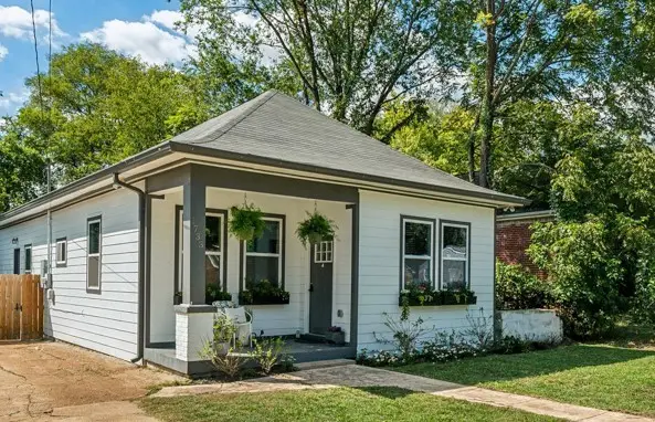 Bungalow-Style Home with 3 Bedrooms and Front Porch (1,462 Sq. Ft. Floor Plan)