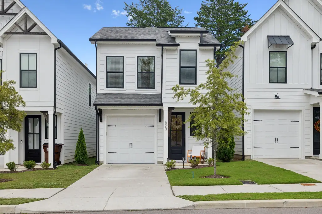 Contemporary-Style 3-Bedroom Home with Open-Concept Layout and Single Car Garage (1,230 Sq. Ft. Floor Plan)