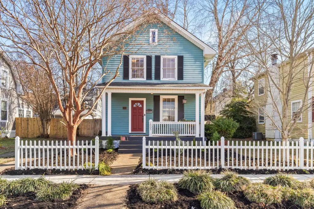Traditional-Style 3-Bedroom Home with Open Living Space and Front Porch (1,050 Sq. Ft. Floor Plan)