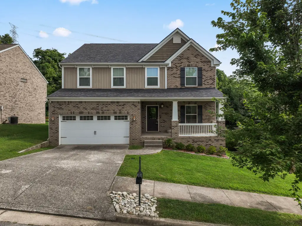 Traditional-Style 4-Bedroom Home with Loft and Front Porch (3,050 Sq. Ft. Floor Plan)