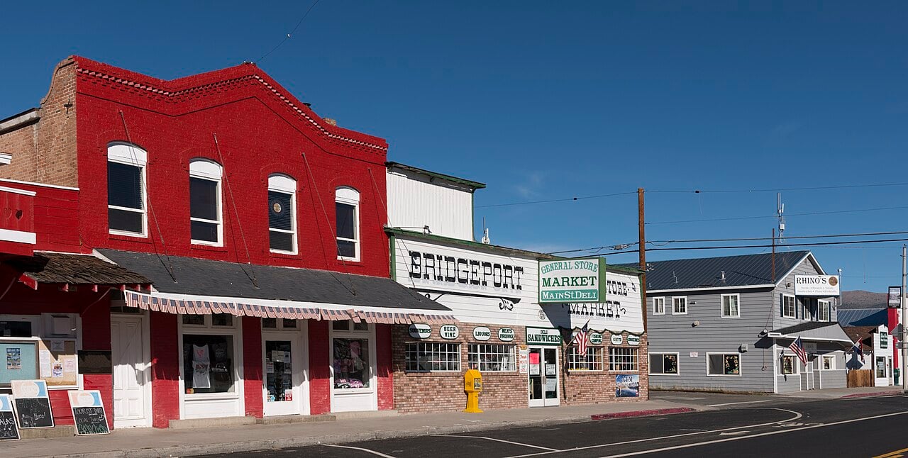 25 Secluded California Towns on the Eastern Slope of the Sierras