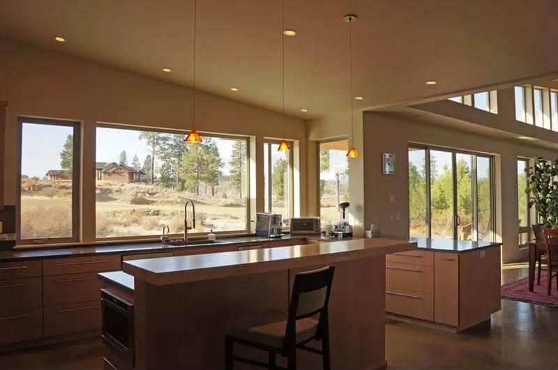 Relish the Unobstructed Views from This Thoughtfully Designed Kitchen