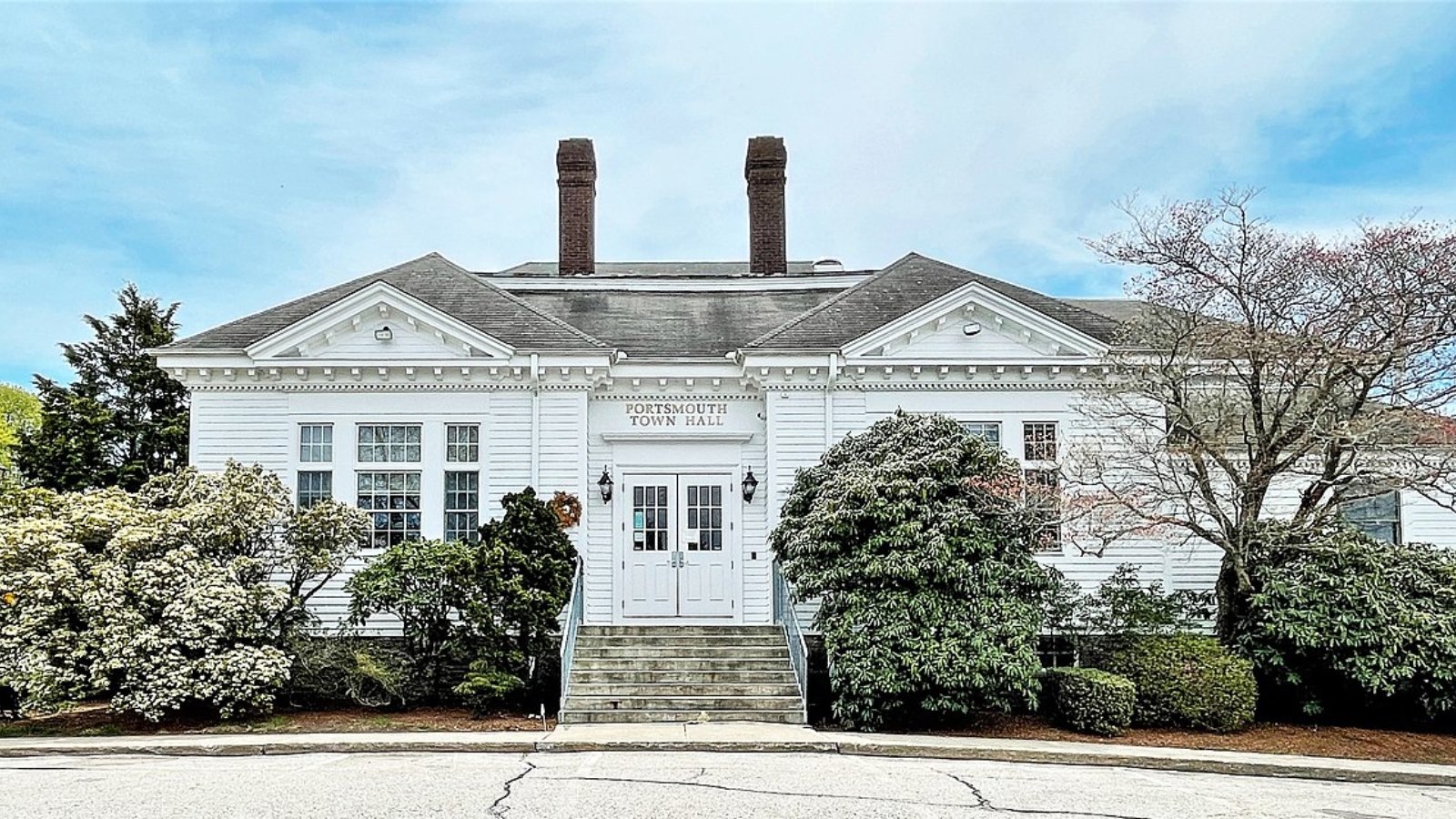 Portsmouth RI Town Image