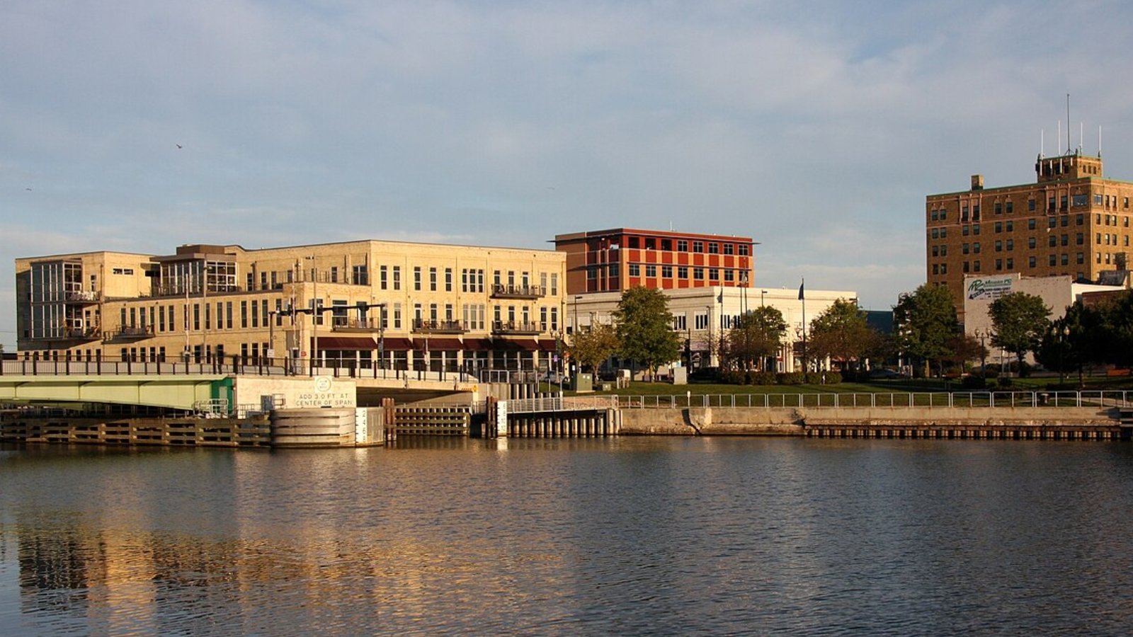 Manitowoc WI Town Image