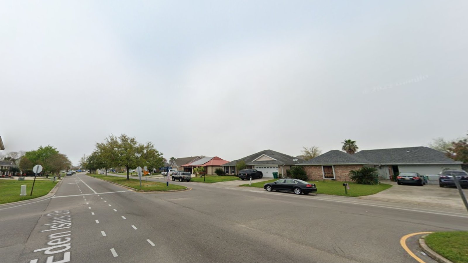 Eden Isle LA Town Image