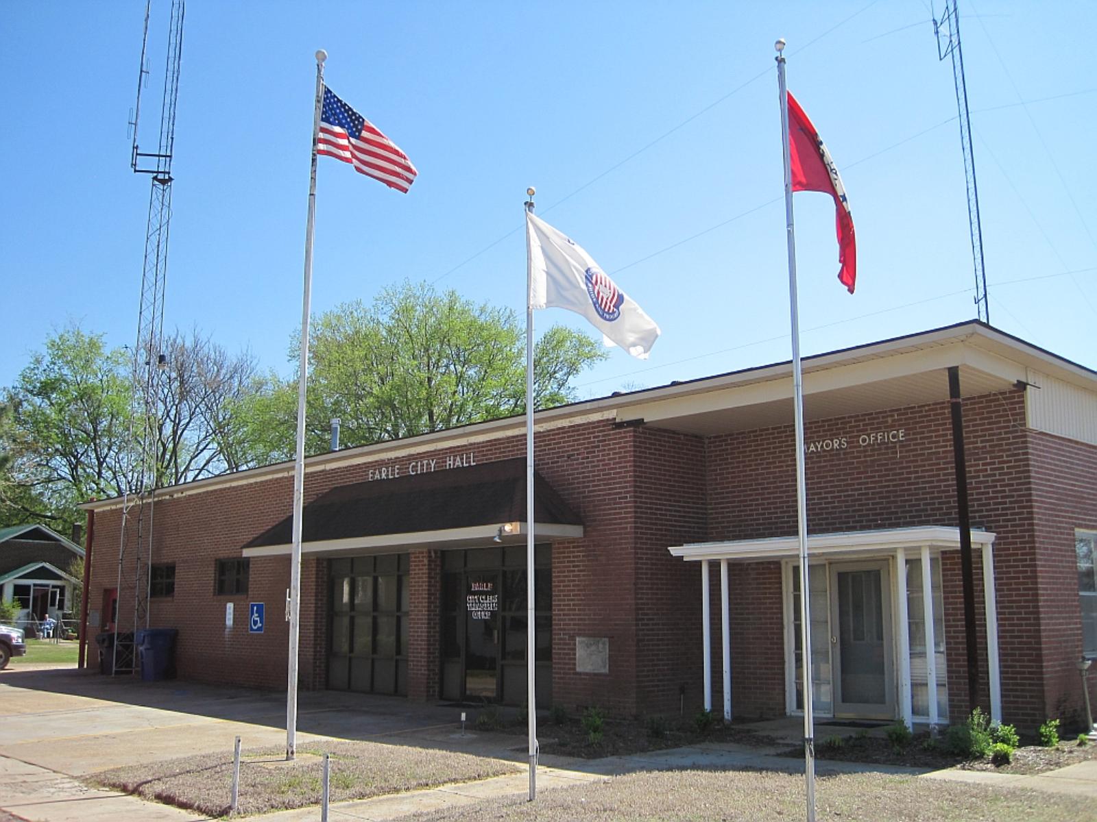 Earle Town Image