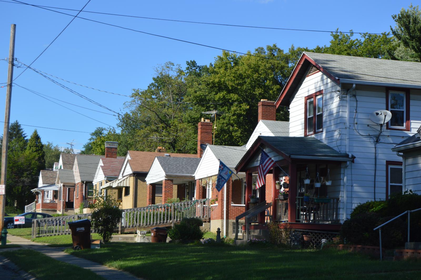 Golf Manor Town Image