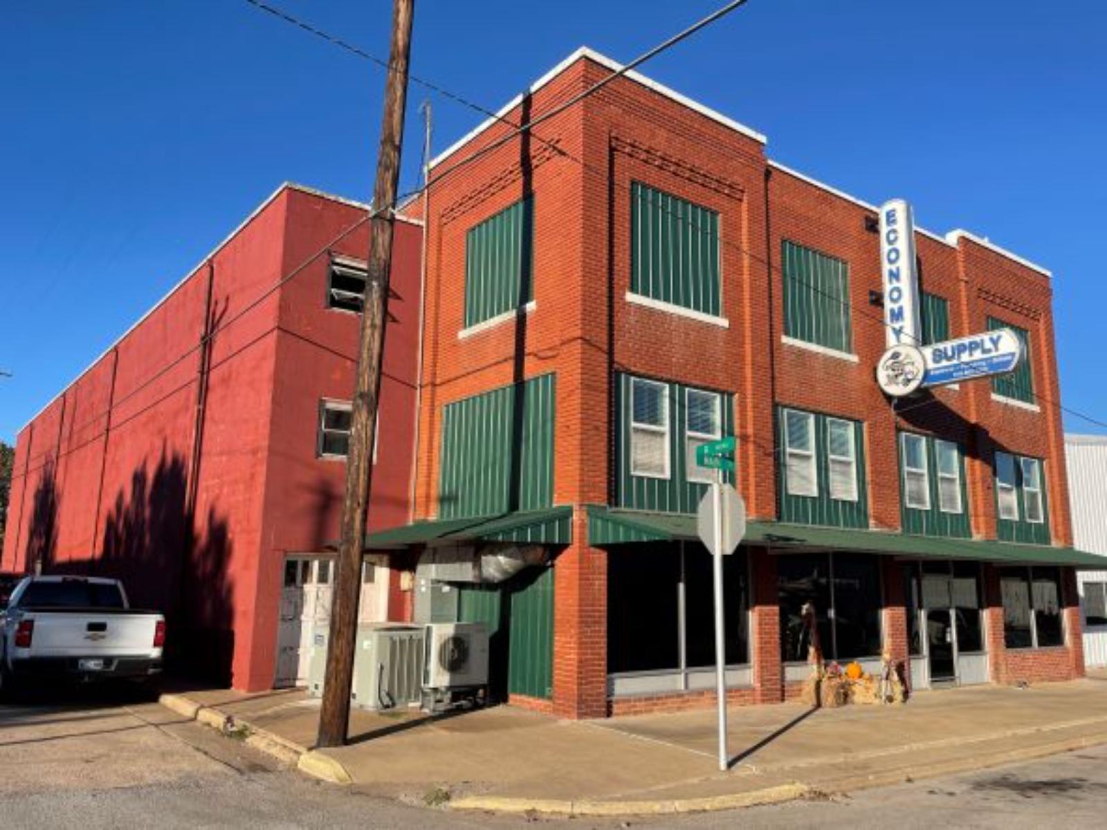 Oilton Town Image