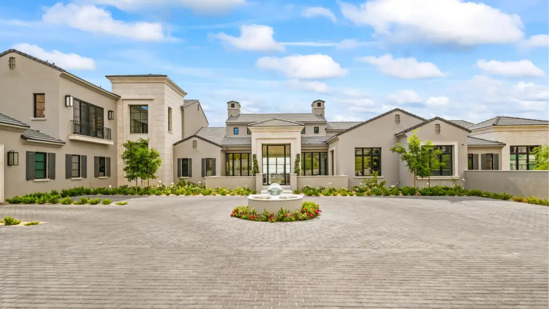 Explore This 12,774 Sq. Ft. Custom Estate on 4+ Acres in Scottsdale, Arizona, Featuring Seamless Indoor/Outdoor Living and a Resort-Style Pool