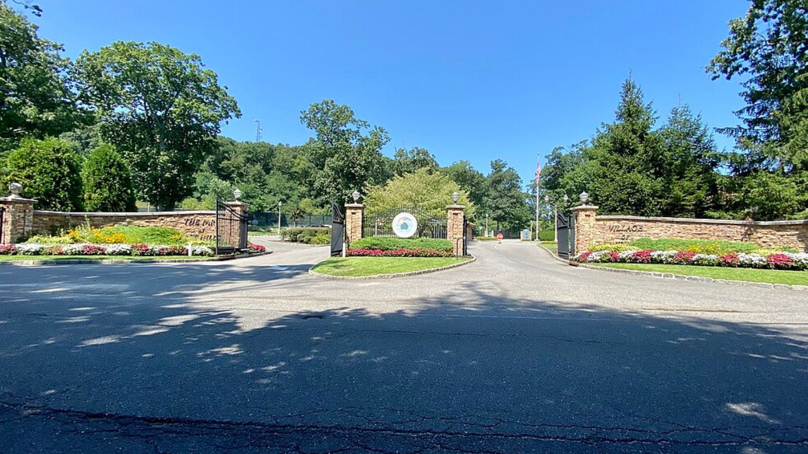 East Hills Town Image