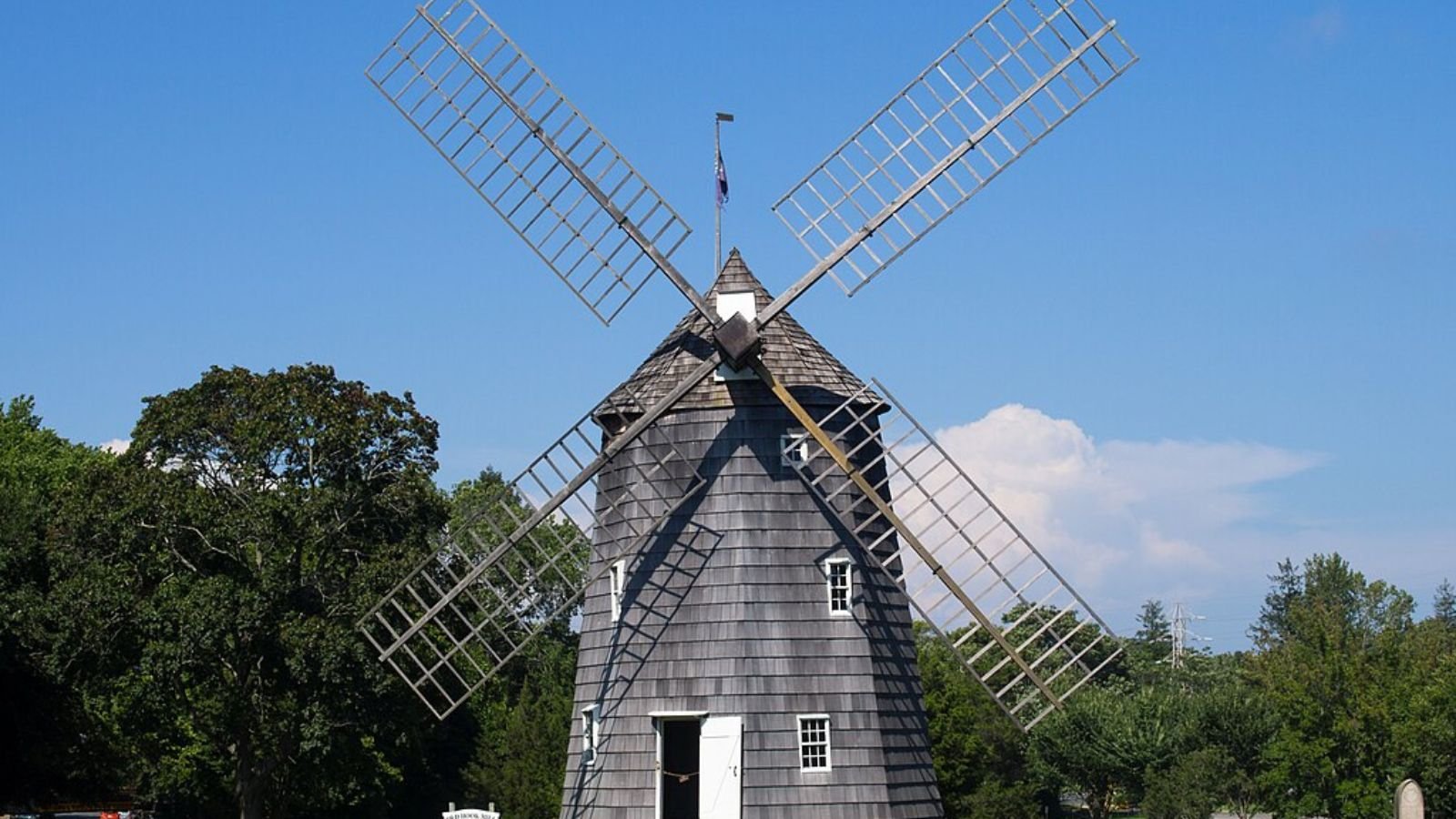 East Hampton Town Image