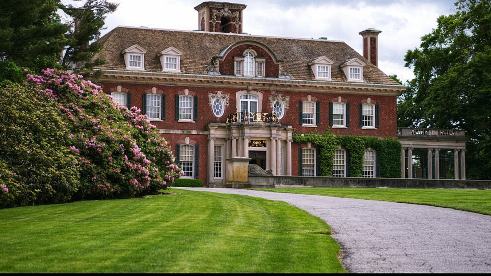 Old Westbury Town Image