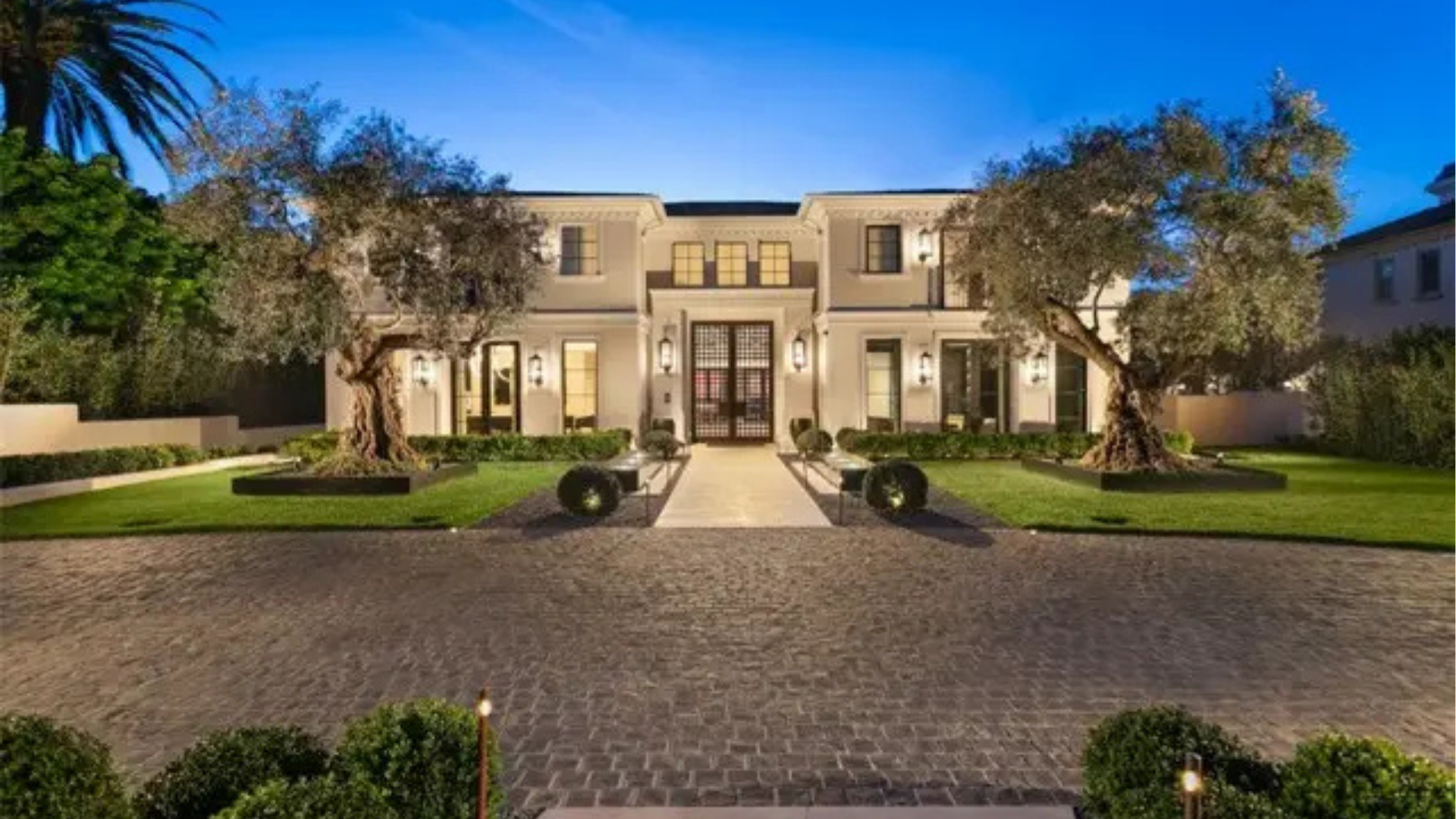 Explore this 10,700 Sq. Ft. Modern Gem in Newport Coast, California, Featuring Panoramic Ocean Views and Resort-Style Outdoor Living