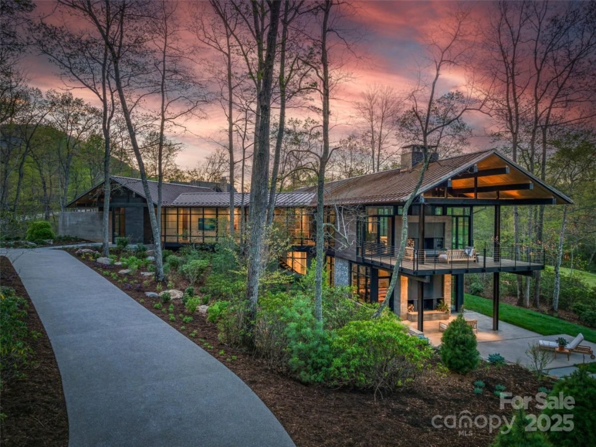 5,896 Sq. Ft. Mansion in Arden, NC ($7,795,000)