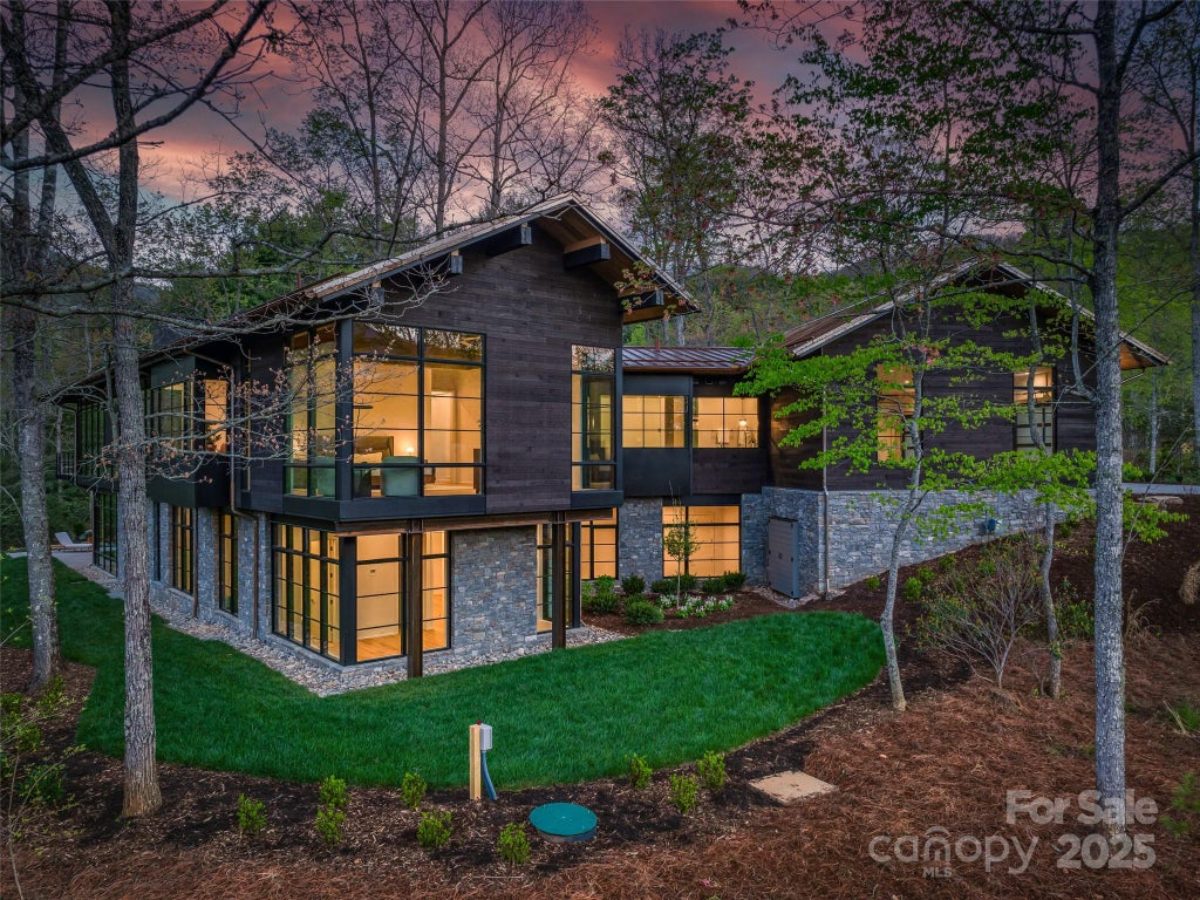 5,896 Sq. Ft. Mansion in Arden, NC ($7,795,000)