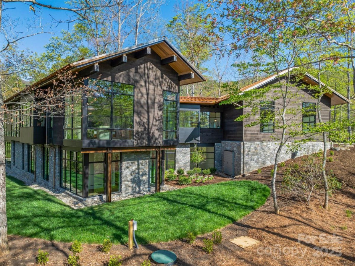 5,896 Sq. Ft. Mansion in Arden, NC ($7,795,000)