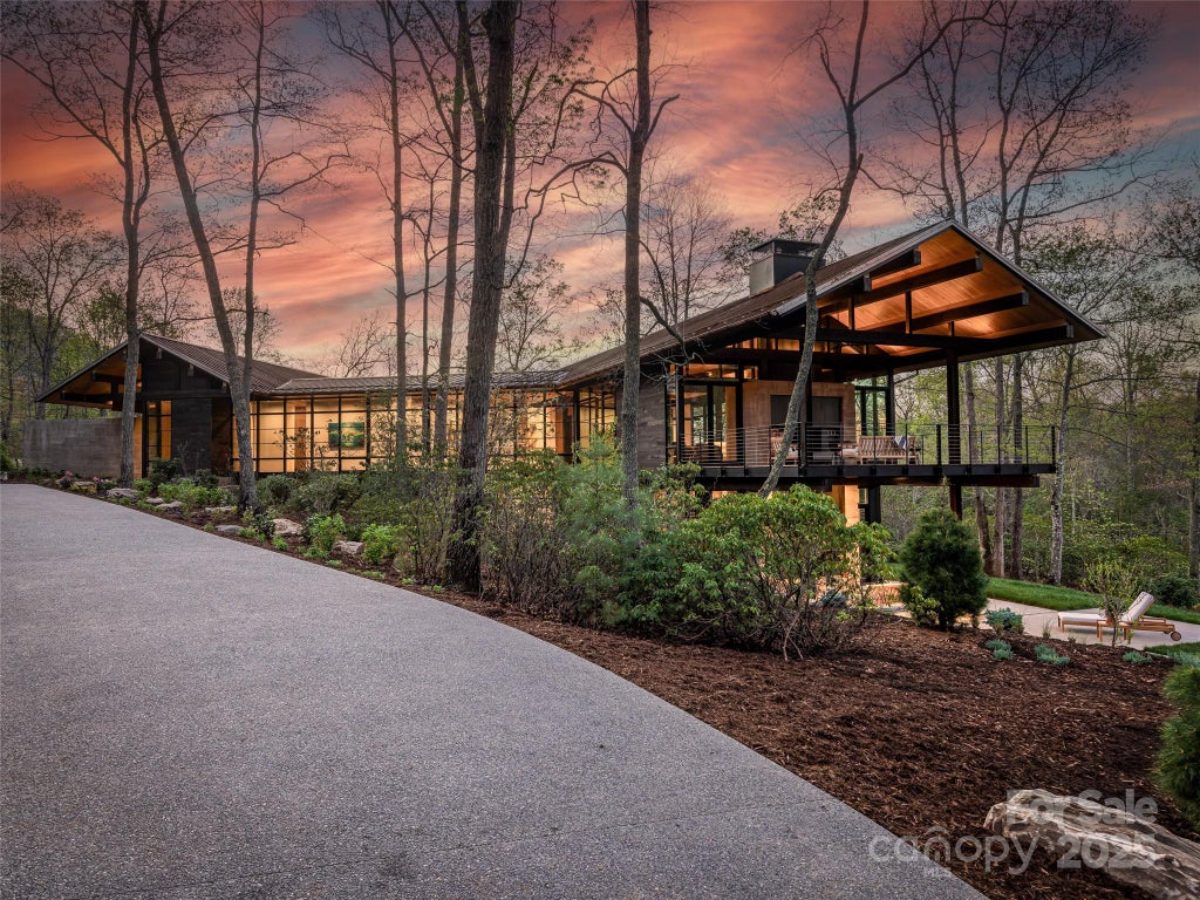 5,896 Sq. Ft. Mansion in Arden, NC ($7,795,000)