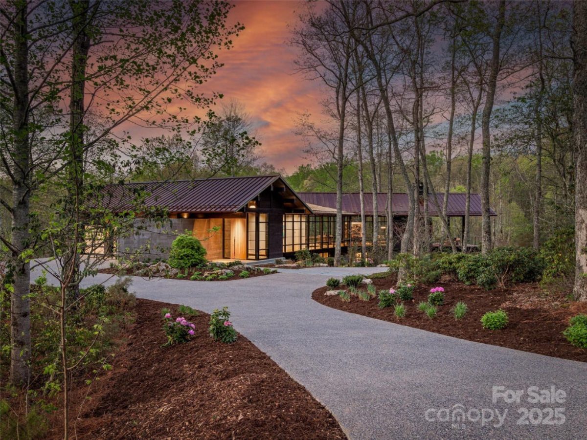 5,896 Sq. Ft. Mansion in Arden, NC ($7,795,000)
