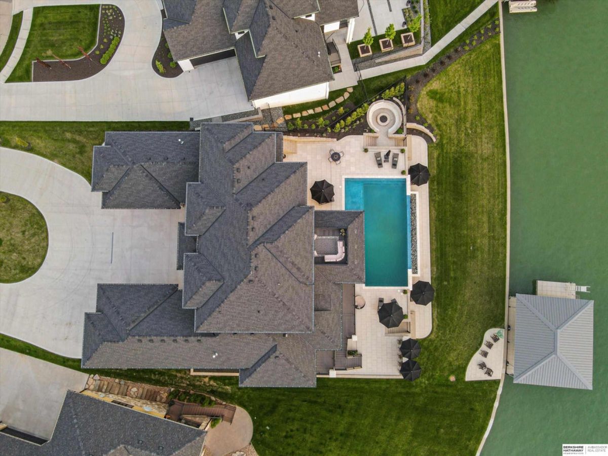 7,847 Sq. Ft. Mansion in Bennington, NE ($2,985,000)