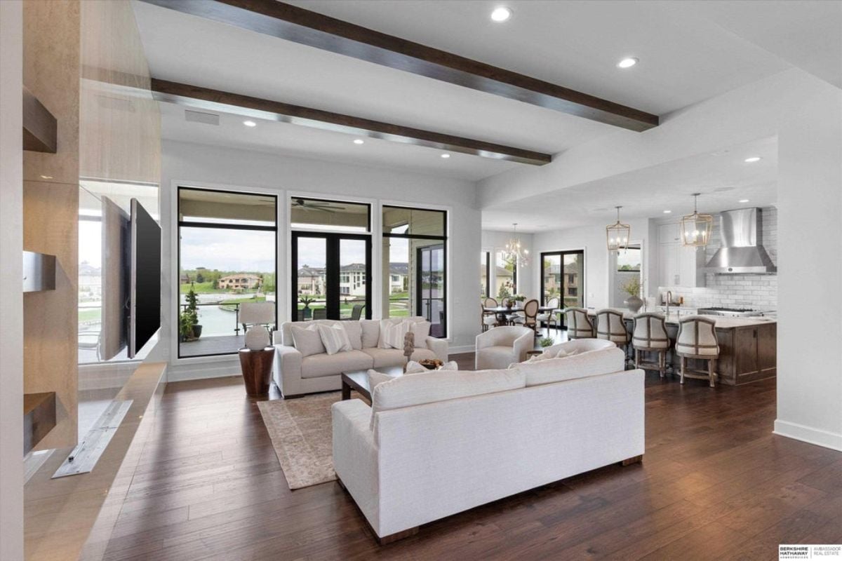 7,847 Sq. Ft. Mansion in Bennington, NE ($2,985,000)