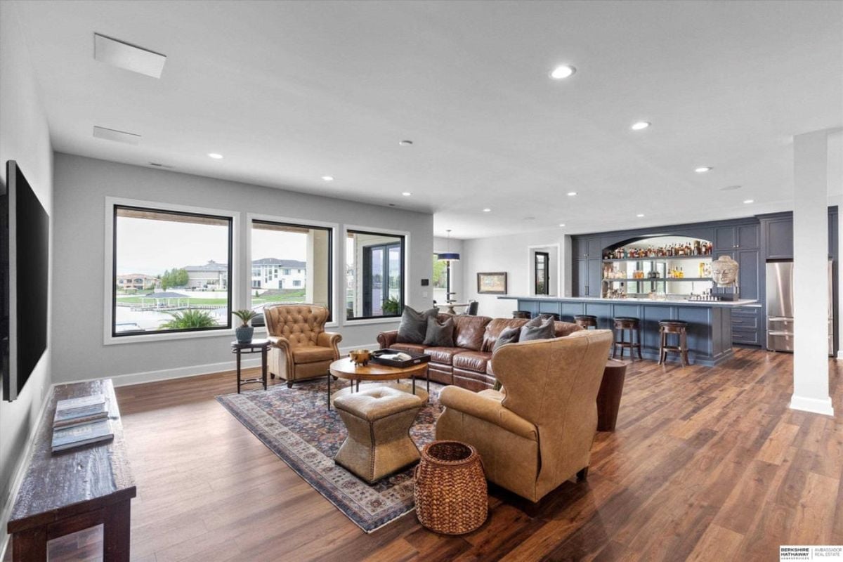 7,847 Sq. Ft. Mansion in Bennington, NE ($2,985,000)