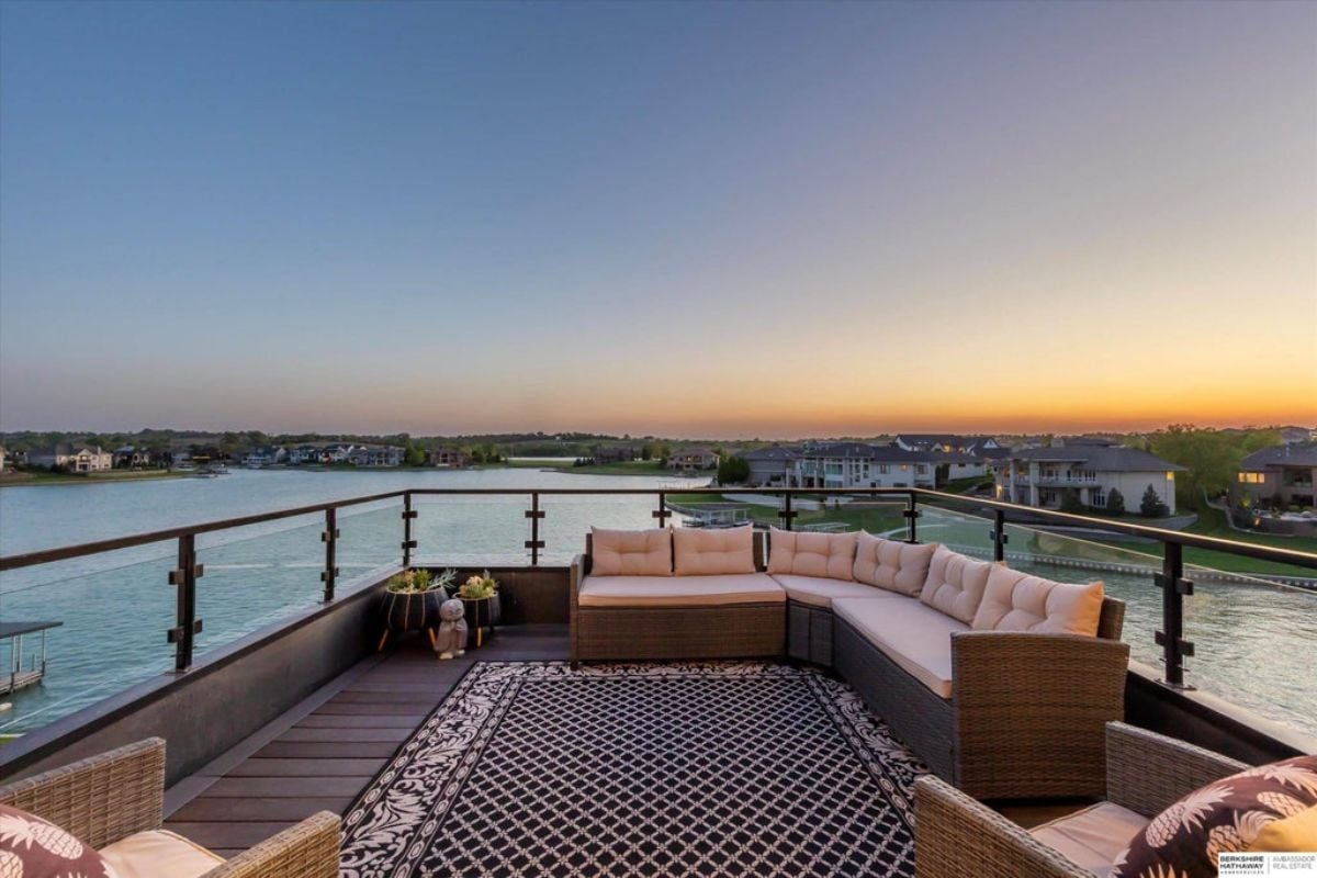 7,847 Sq. Ft. Mansion in Bennington, NE ($2,985,000)