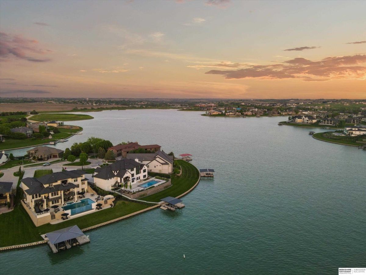 7,847 Sq. Ft. Mansion in Bennington, NE ($2,985,000)