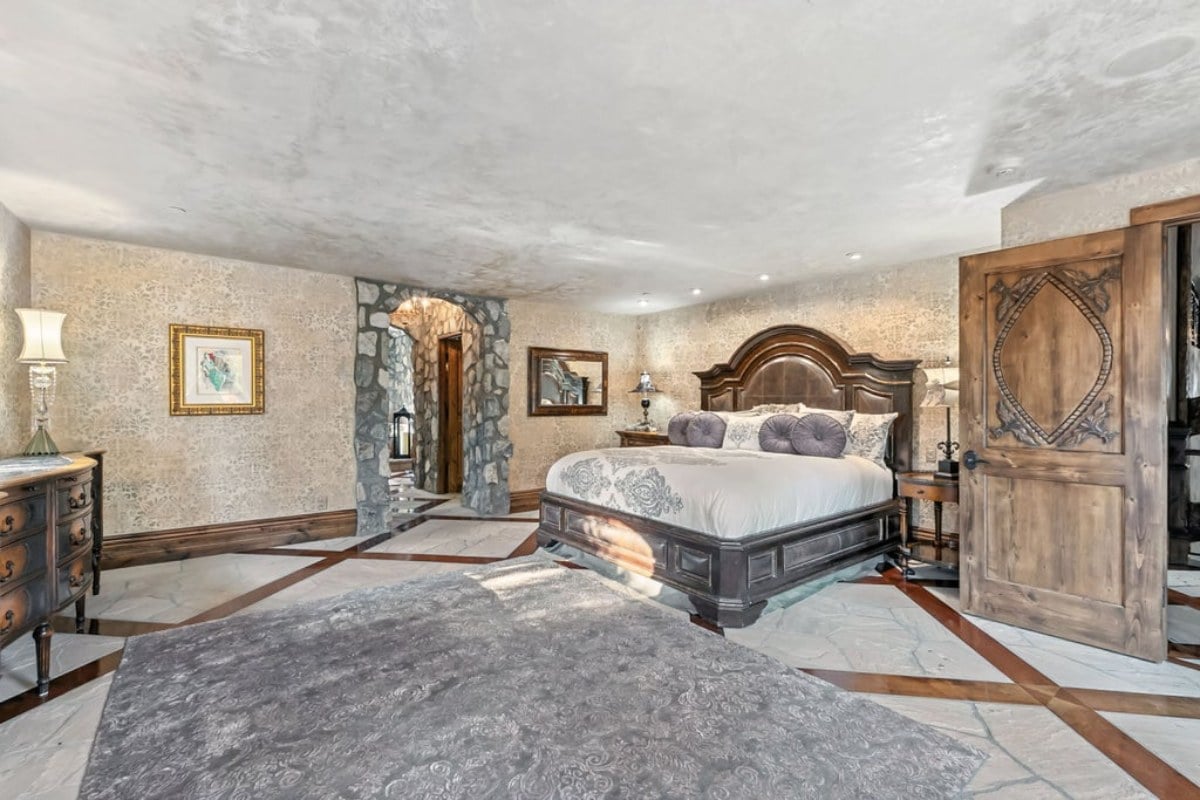 9,026 Sq. Ft. Mansion in Breckenridge, CO ($8,500,000)