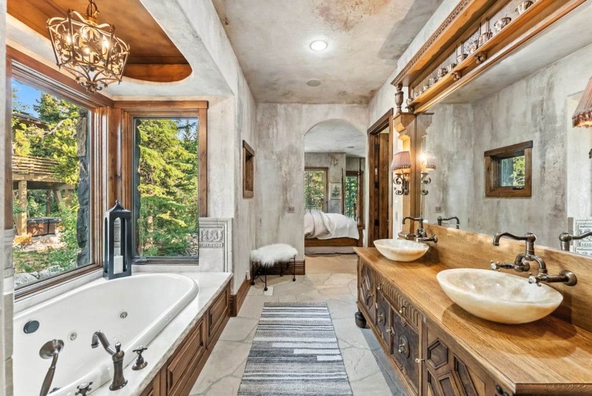 9,026 Sq. Ft. Mansion in Breckenridge, CO ($8,500,000)
