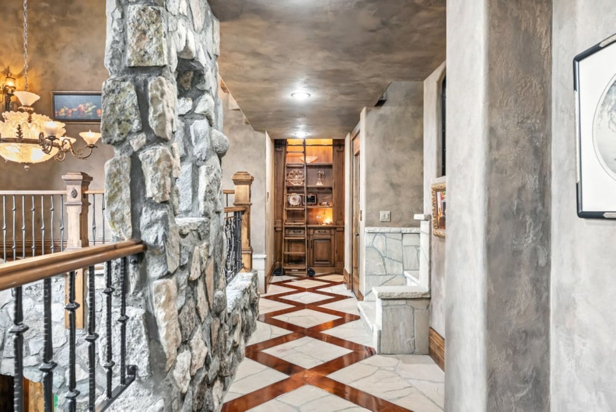 9,026 Sq. Ft. Mansion in Breckenridge, CO ($8,500,000)