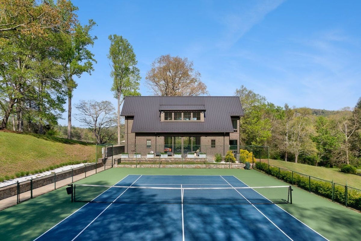 6,140 Sq. Ft. Mansion in Brevard, NC ($17,900,000)