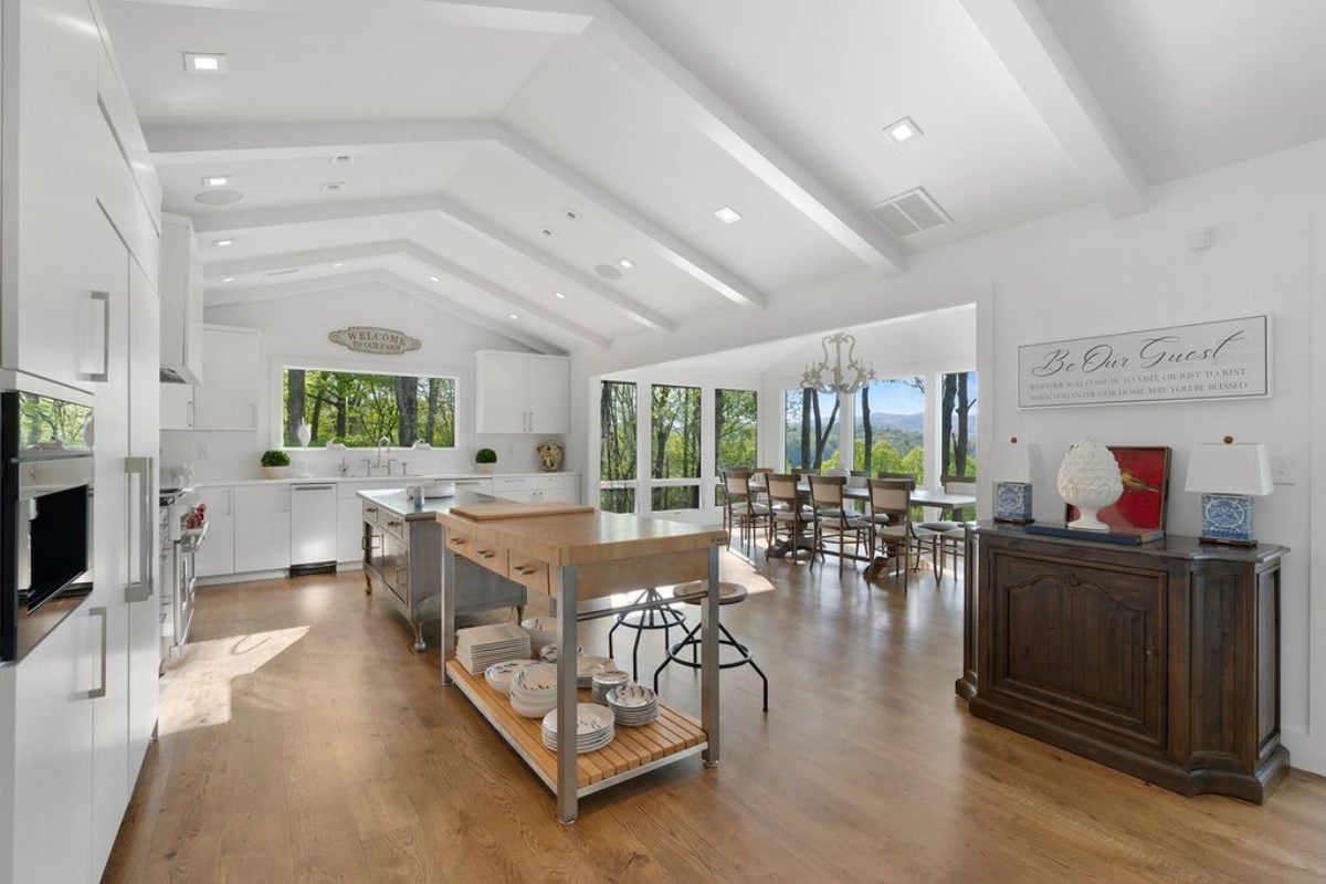 6,140 Sq. Ft. Mansion in Brevard, NC ($17,900,000)
