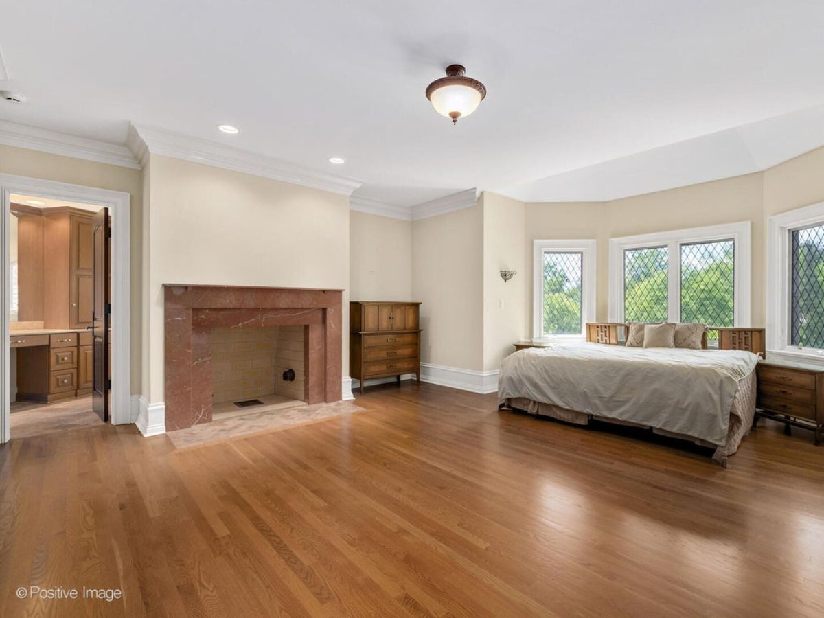 14,600 Sq. Ft. Mansion in Burr Ridge, IL ($4,950,000)