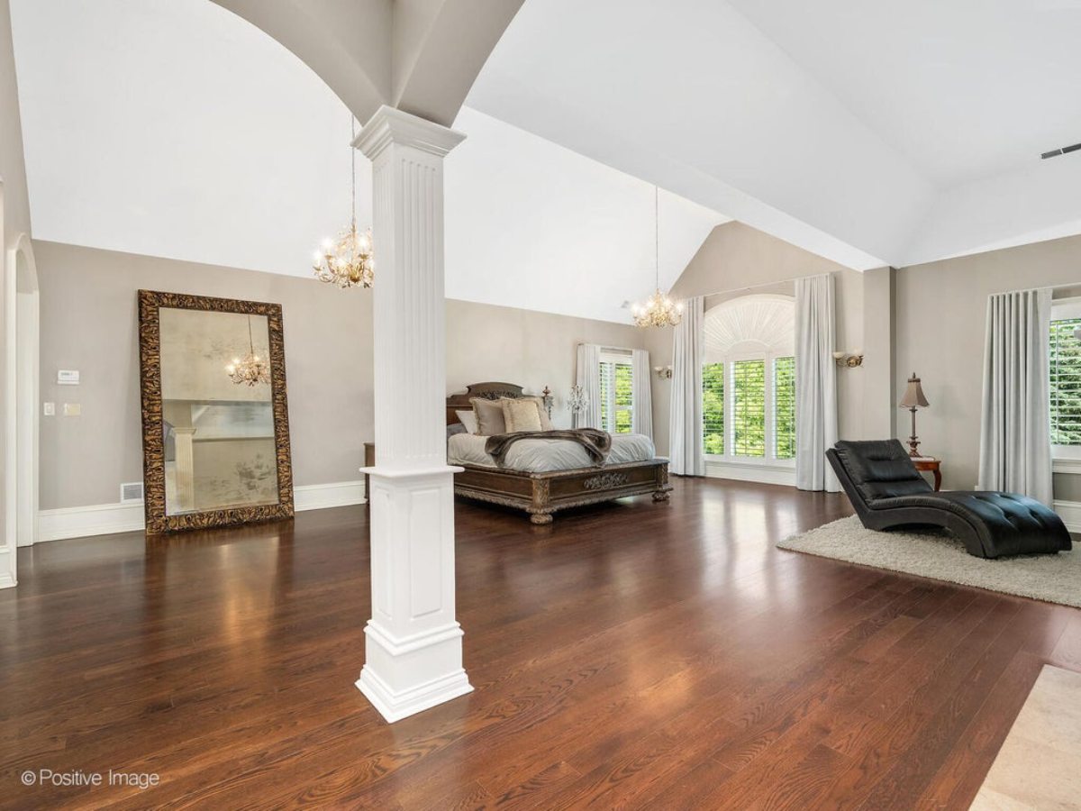 14,600 Sq. Ft. Mansion in Burr Ridge, IL ($4,950,000)