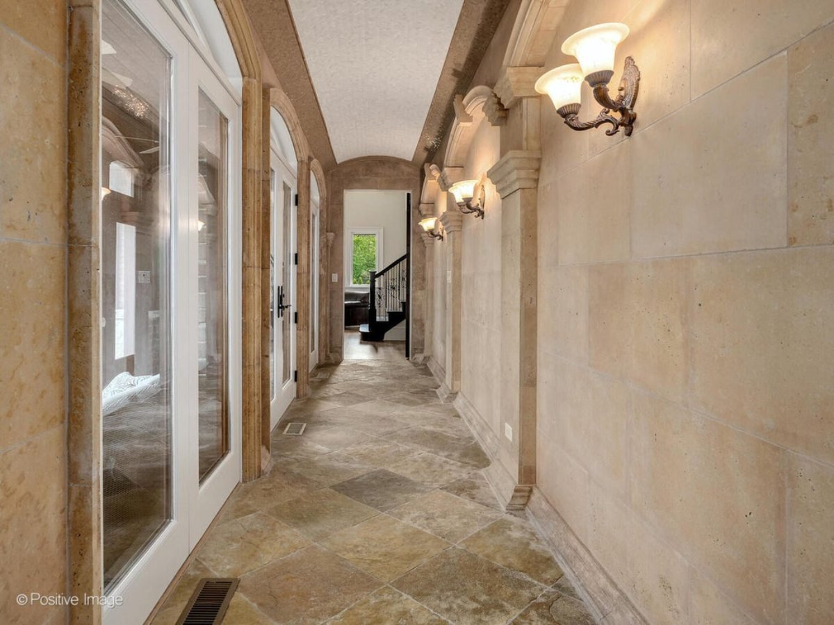 14,600 Sq. Ft. Mansion in Burr Ridge, IL ($4,950,000)