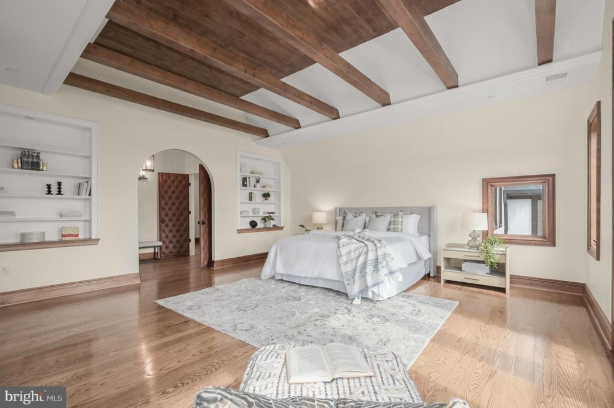 8,532 Sq. Ft. Mansion in Chevy Chase, MD ($7,490,000)