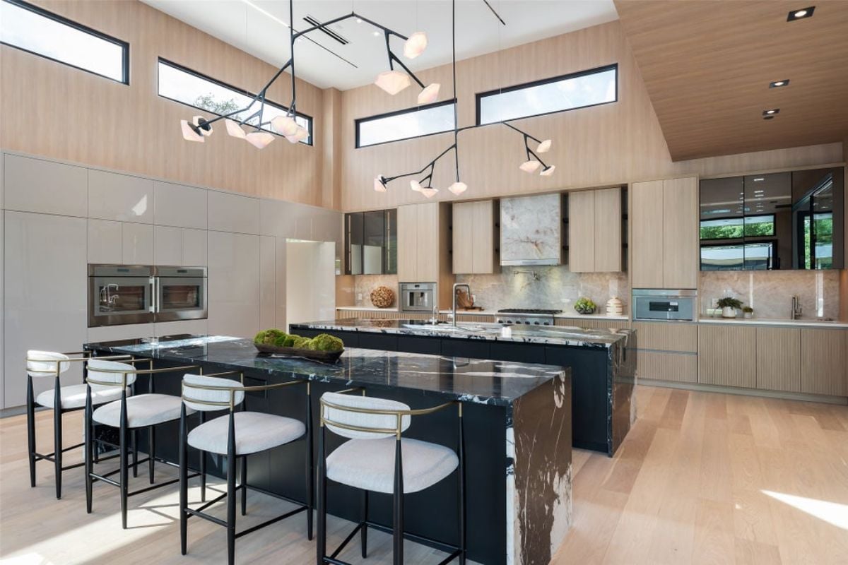 8,471 Sq. Ft. Mansion in Dallas, TX ($9,500,000)
