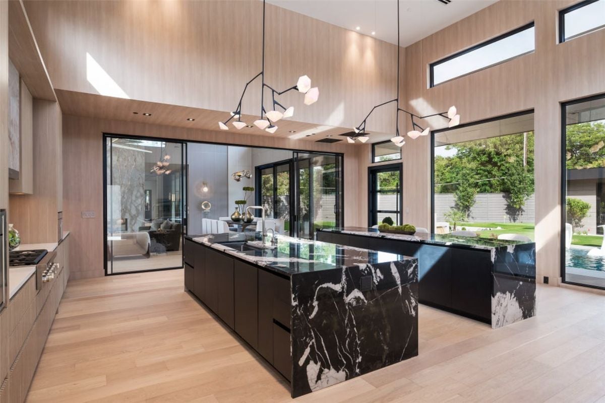 8,471 Sq. Ft. Mansion in Dallas, TX ($9,500,000)
