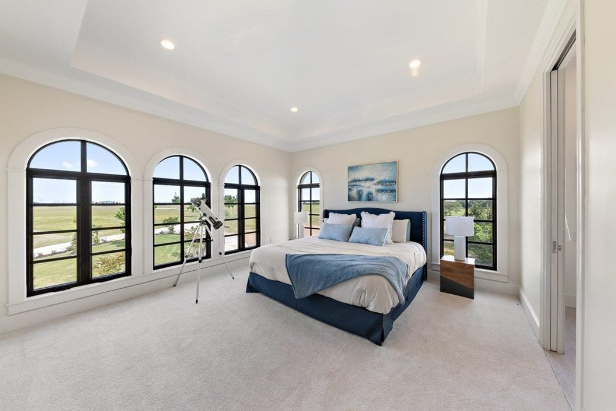 8,200 Sq. Ft. Mansion in Decatur, TX ($8,750,000)