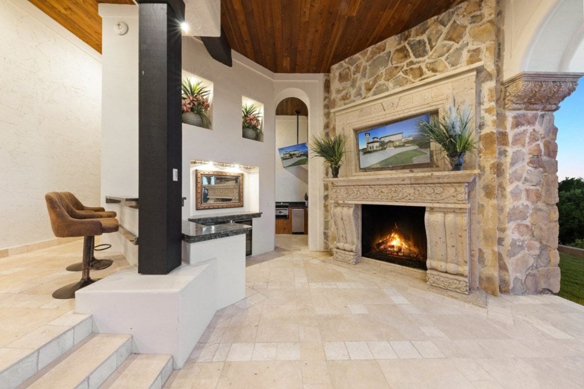 8,200 Sq. Ft. Mansion in Decatur, TX ($8,750,000)