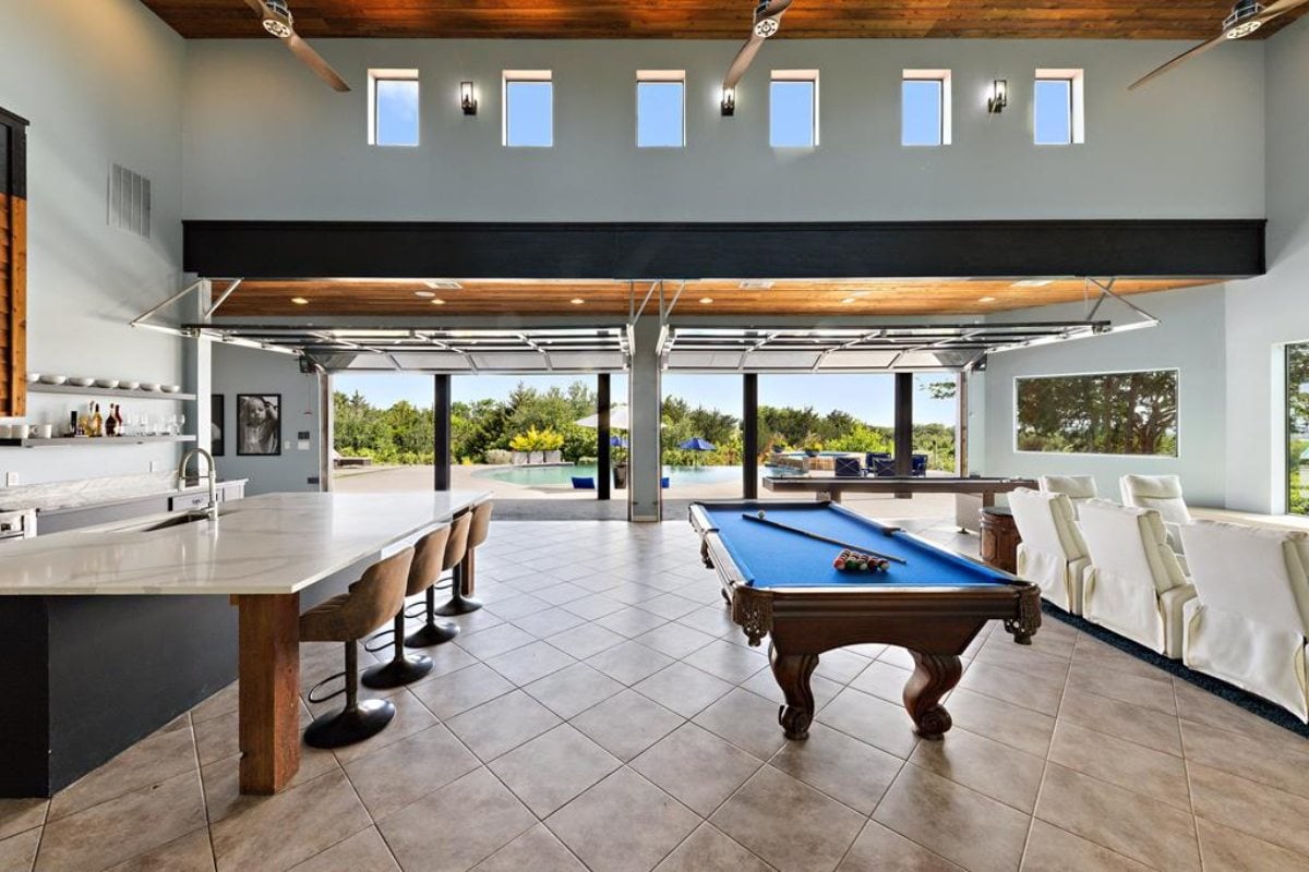 8,200 Sq. Ft. Mansion in Decatur, TX ($8,750,000)