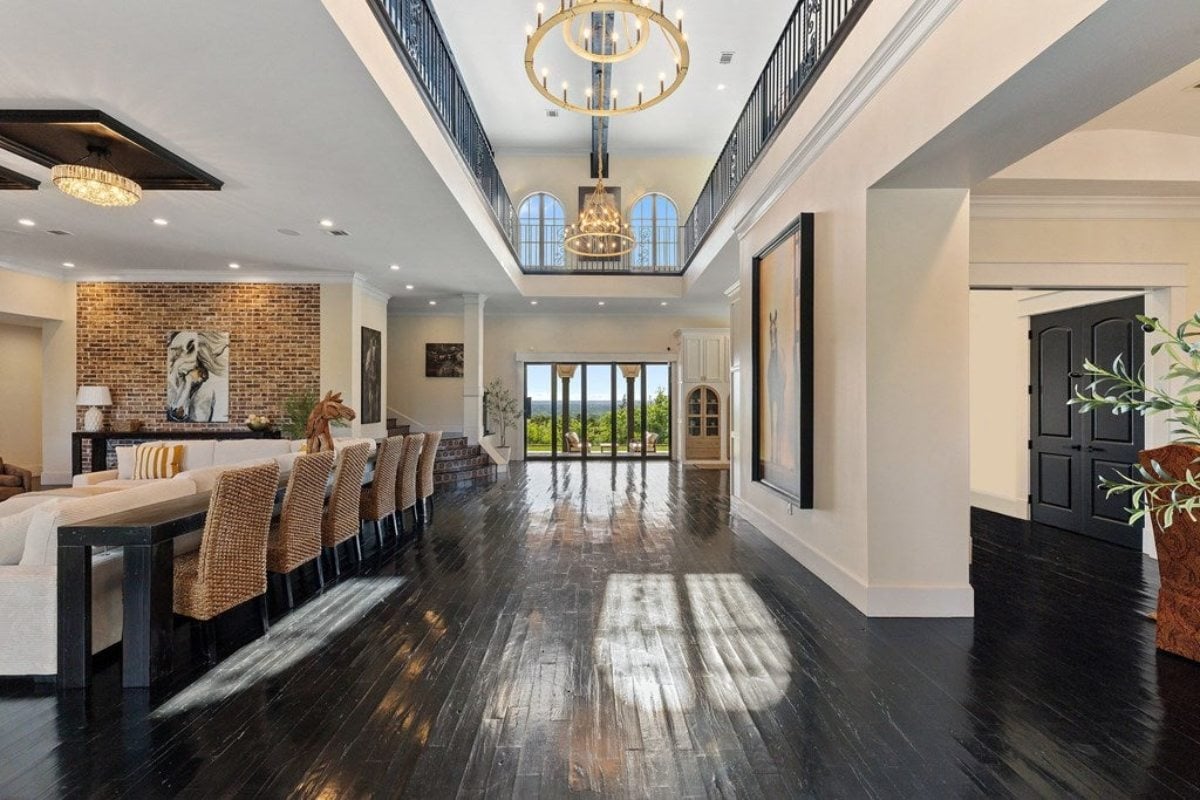 8,200 Sq. Ft. Mansion in Decatur, TX ($8,750,000)