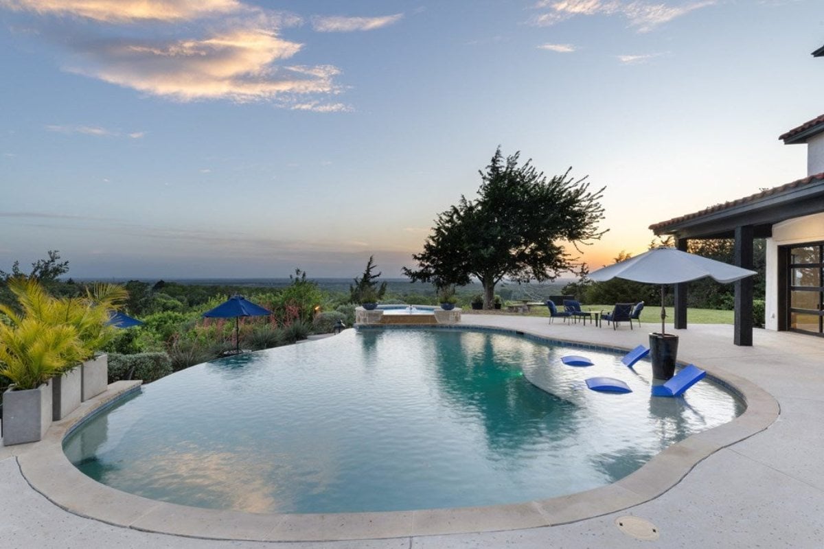 8,200 Sq. Ft. Mansion in Decatur, TX ($8,750,000)