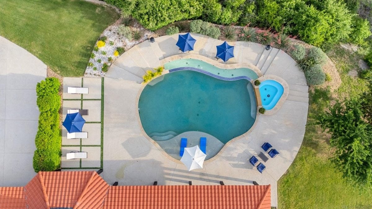 8,200 Sq. Ft. Mansion in Decatur, TX ($8,750,000)