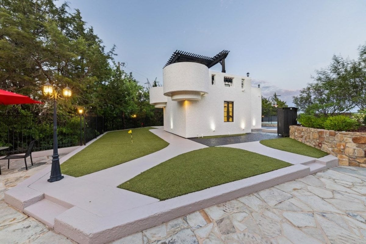 8,200 Sq. Ft. Mansion in Decatur, TX ($8,750,000)