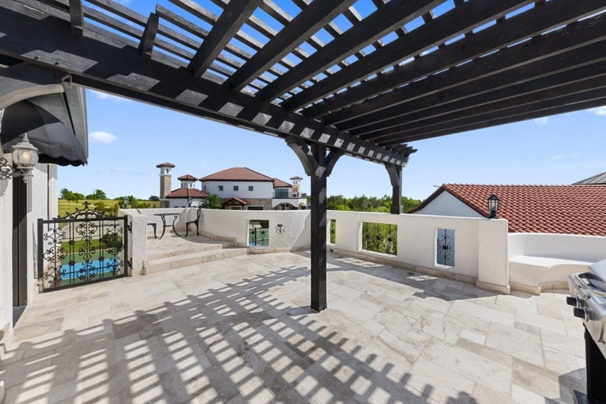 8,200 Sq. Ft. Mansion in Decatur, TX ($8,750,000)