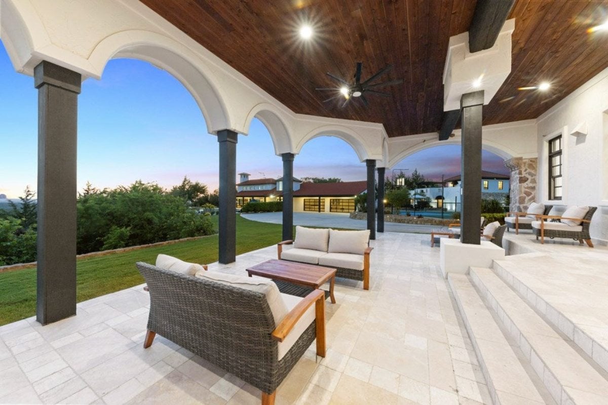 8,200 Sq. Ft. Mansion in Decatur, TX ($8,750,000)