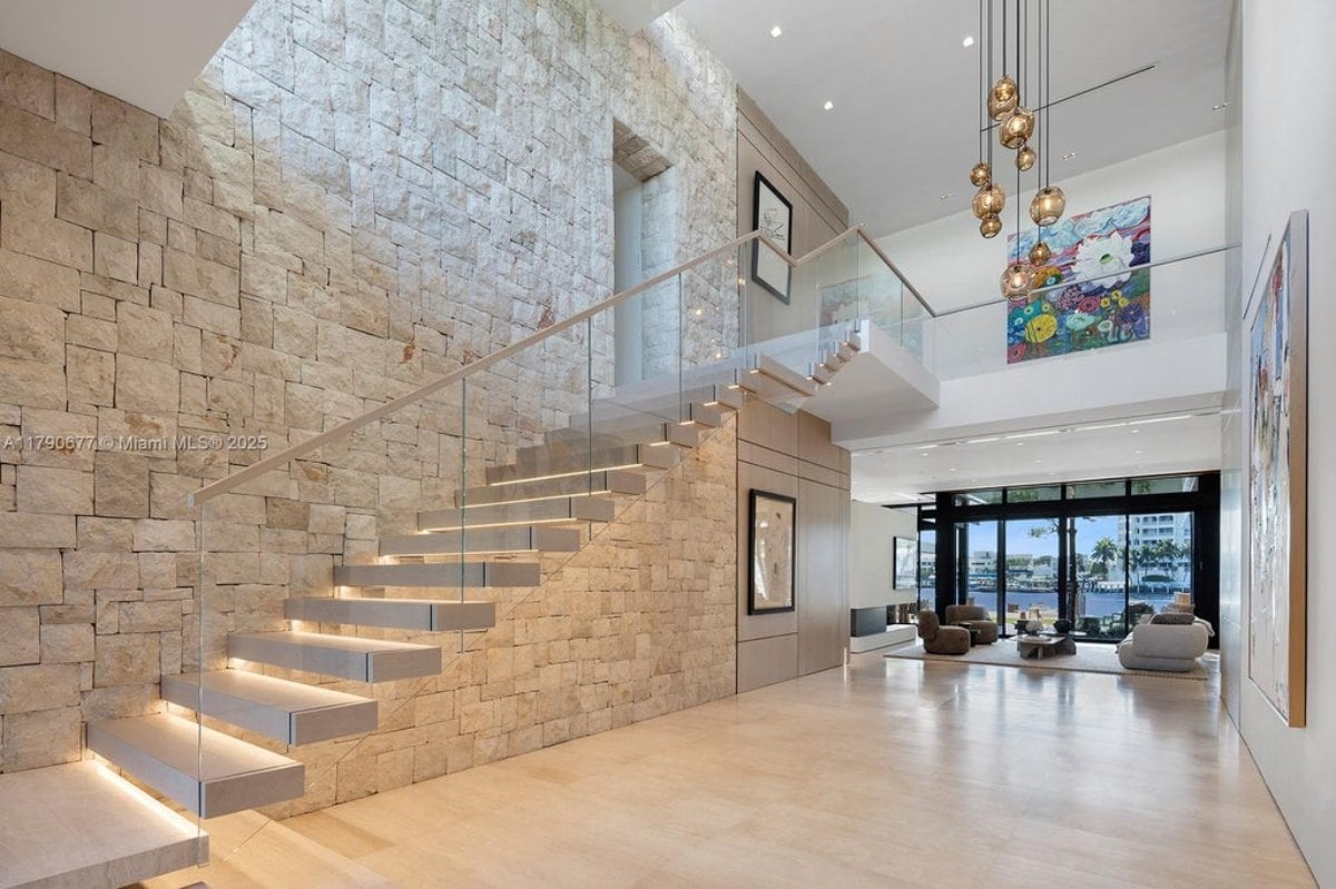 7,635 Sq. Ft. Mansion in Golden Beach, FL ($29,950,000)